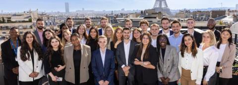 photo d'un groupe de stagiaires et alternants lors de la journée d'intégration